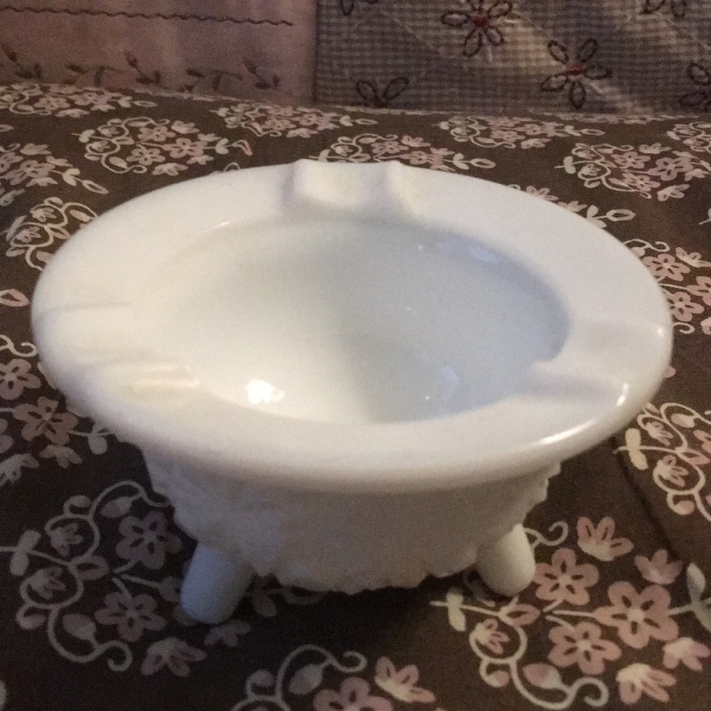 Vintage milk glass ashtray